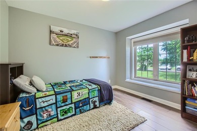 Well Maintaned rambler that shows pride of ownership. Amenities on Chisago Lakes Golf Course in Minnesota - for sale on GolfHomes.com, golf home, golf lot