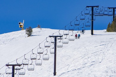 Welcome to this beautifully renovated top-floor, 3-bedroom condo on Headwaters Golf Course At Granby Ranch in Colorado - for sale on GolfHomes.com, golf home, golf lot