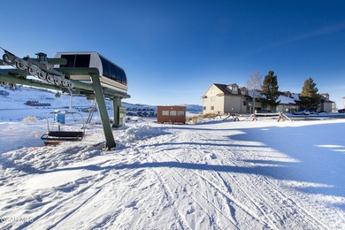 Welcome to this beautifully renovated top-floor, 3-bedroom condo on Headwaters Golf Course At Granby Ranch in Colorado - for sale on GolfHomes.com, golf home, golf lot