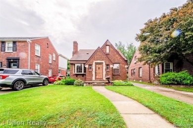 Welcome to 640 N Elizabeth St--charming, classic, and full of on Dearborn Country Club in Michigan - for sale on GolfHomes.com, golf home, golf lot