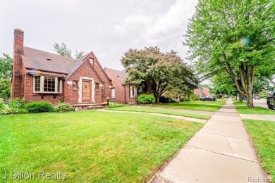 Welcome to 640 N Elizabeth St--charming, classic, and full of on Dearborn Country Club in Michigan - for sale on GolfHomes.com, golf home, golf lot