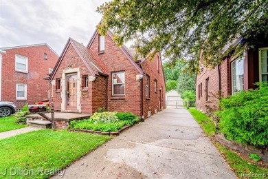 Welcome to 640 N Elizabeth St--charming, classic, and full of on Dearborn Country Club in Michigan - for sale on GolfHomes.com, golf home, golf lot