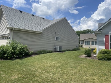 Corner lot, next to cul-de-sac, 2 BR, 2 BATH Seabrook Model on The Links at Carillon in Illinois - for sale on GolfHomes.com, golf home, golf lot