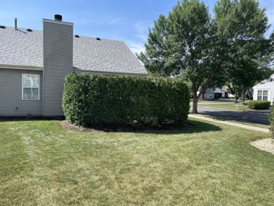 Corner lot, next to cul-de-sac, 2 BR, 2 BATH Seabrook Model on The Links at Carillon in Illinois - for sale on GolfHomes.com, golf home, golf lot