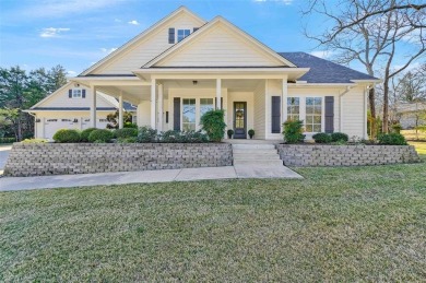 This stunning 4-bedroom, 3.5-bath home with guest suite and on Lake Kiowa Golf Course in Texas - for sale on GolfHomes.com, golf home, golf lot