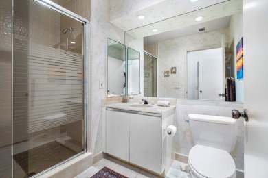 Move-in ready, top-floor residence in Eastgate with spectacular on Hunters Run Golf and Country Club in Florida - for sale on GolfHomes.com, golf home, golf lot