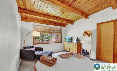 Step into this 3-bedroom, 2-bath Lake Harmony home showcasing on Split Rock Resort and Country Club in Pennsylvania - for sale on GolfHomes.com, golf home, golf lot