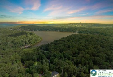 Step into this 3-bedroom, 2-bath Lake Harmony home showcasing on Split Rock Resort and Country Club in Pennsylvania - for sale on GolfHomes.com, golf home, golf lot