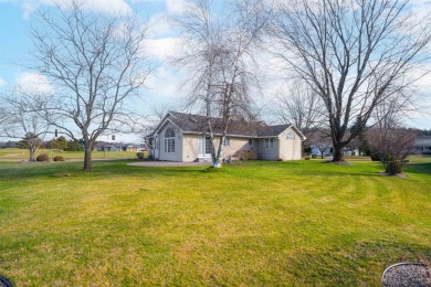 This charming 2-bedroom, 2.5 bath ranch home is a true gem! on Foxfire Golf Club in Wisconsin - for sale on GolfHomes.com, golf home, golf lot