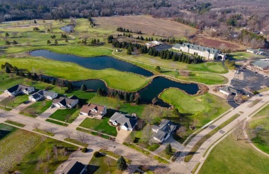 This charming 2-bedroom, 2.5 bath ranch home is a true gem! on Foxfire Golf Club in Wisconsin - for sale on GolfHomes.com, golf home, golf lot