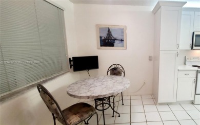 Beautiful GROUND FLOOR  2 bed 2 bath INSIDE CORNER UNIT in an on Sunrise Lakes Phase IV Golf Course in Florida - for sale on GolfHomes.com, golf home, golf lot