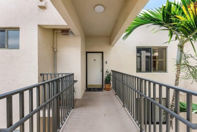 Immaculate rare modern condo with 2 bedrooms and 2 bathrooms on Boca Pointe Country Club in Florida - for sale on GolfHomes.com, golf home, golf lot