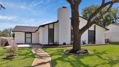 Gorgeous Move-In Ready Modern Home by Grand Oaks Golf Course on Grand Oaks Golf Club in Texas - for sale on GolfHomes.com, golf home, golf lot