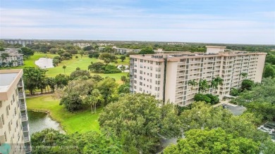 Enjoy resort-style living in this quaint 2-bedroom, 2-bathroom on Palm-Aire Country Club and Resort - The Oaks in Florida - for sale on GolfHomes.com, golf home, golf lot