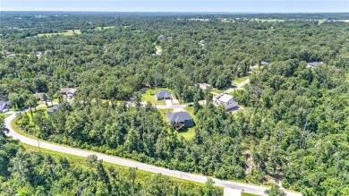 Tucked into the wooded hills of Bella Vista, this home delivers on Bella Vista Country Club - Highlands in Arkansas - for sale on GolfHomes.com, golf home, golf lot
