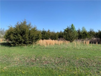 This beautiful lot is nestled in Linn Valley Lakes. Corner lot on Deer Trace Golf Course in Kansas - for sale on GolfHomes.com, golf home, golf lot