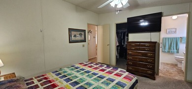 FURNISHED TURN KEY Florida 2 bedroom 2 bath home in 55 + Resort on Zephyrhills Municipal Golf Course in Florida - for sale on GolfHomes.com, golf home, golf lot