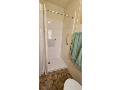 FURNISHED TURN KEY Florida 2 bedroom 2 bath home in 55 + Resort on Zephyrhills Municipal Golf Course in Florida - for sale on GolfHomes.com, golf home, golf lot