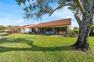 This TURNKEY *condo-home* features TWO SUITES and a split floor on Cross Creek Country Club in Florida - for sale on GolfHomes.com, golf home, golf lot