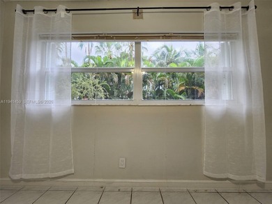 Beautifully maintained and spacious 1-bedroom, 1.5-bath unit on The Diplomat Golf Resort and Spa in Florida - for sale on GolfHomes.com, golf home, golf lot