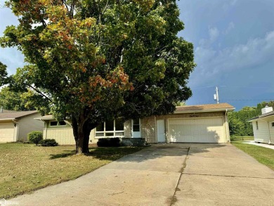 Dreaming of living on a golf course? Here's your chance! This on All Vets Golf Club in Iowa - for sale on GolfHomes.com, golf home, golf lot