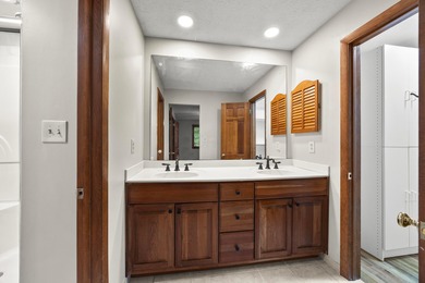 Welcome to 865 Colony Way located in the desirable Worthington on Worthington Hills Country Club in Ohio - for sale on GolfHomes.com, golf home, golf lot