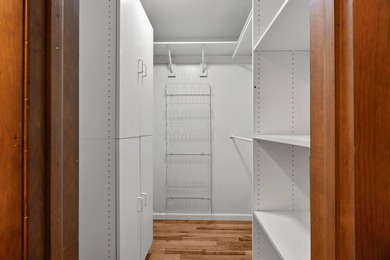 Welcome to 865 Colony Way located in the desirable Worthington on Worthington Hills Country Club in Ohio - for sale on GolfHomes.com, golf home, golf lot