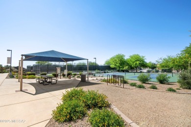 Spacious 2BR+Den/2BA home in the popular gated resort style 55+ on Del Lago Golf Club in Arizona - for sale on GolfHomes.com, golf home, golf lot