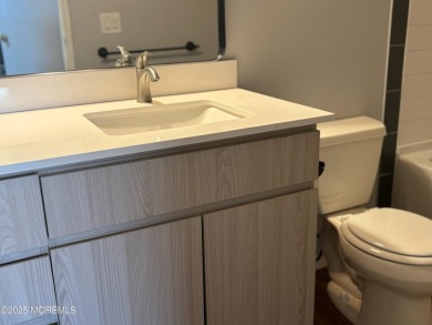 55+community in Crestwood Village One. This updated one bedroom on Keswick Village Golf Course in New Jersey - for sale on GolfHomes.com, golf home, golf lot
