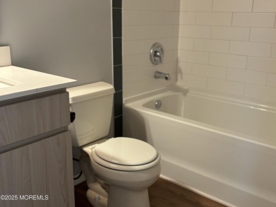 55+community in Crestwood Village One. This updated one bedroom on Keswick Village Golf Course in New Jersey - for sale on GolfHomes.com, golf home, golf lot