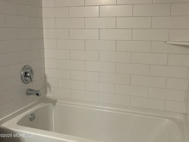55+community in Crestwood Village One. This updated one bedroom on Keswick Village Golf Course in New Jersey - for sale on GolfHomes.com, golf home, golf lot
