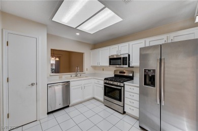 This charming townhome is located in the desirable Sun City on Highland Falls Golf Club in Nevada - for sale on GolfHomes.com, golf home, golf lot