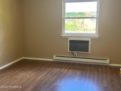 55+community in Crestwood Village One. This updated one bedroom on Keswick Village Golf Course in New Jersey - for sale on GolfHomes.com, golf home, golf lot