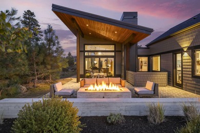 Commanding a private position on Tetherow's 18th tee, this on Tetherow Golf Club in Oregon - for sale on GolfHomes.com, golf home, golf lot