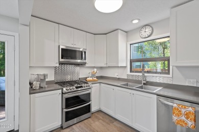 Dreaming of the Oregon Coast? Don't miss this delightful home on Salishan Spa and Golf Resort in Oregon - for sale on GolfHomes.com, golf home, golf lot