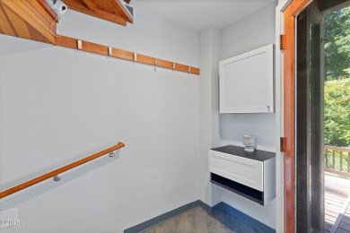 Dreaming of the Oregon Coast? Don't miss this delightful home on Salishan Spa and Golf Resort in Oregon - for sale on GolfHomes.com, golf home, golf lot
