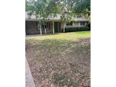 Located on a spacious lot in the Pecan Heights addition, is a on Princedale Golf Club in Texas - for sale on GolfHomes.com, golf home, golf lot