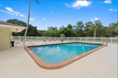 This charming 2-bedroom, 1.5-bath condo is located in the on  in Florida - for sale on GolfHomes.com, golf home, golf lot