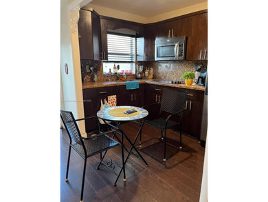 55+ Beautifully Decorated Sunrise Lakes Phase 3 Community. Walk on Sunrise Lakes Phase III in Florida - for sale on GolfHomes.com, golf home, golf lot