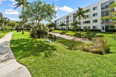 Vibrant area in the heart of Lake Worth! Immaculate super clean on Poinciana Golf Club in Florida - for sale on GolfHomes.com, golf home, golf lot