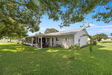 Beautiful 2 Bed, 2 Bath, 2 car attached garage facing front on The Links of Spruce Creek in Florida - for sale on GolfHomes.com, golf home, golf lot