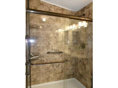 Adorable Move-In Ready Home with Many Upgraded Features! Comes on Tomoka Oaks Golf and Country Club in Florida - for sale on GolfHomes.com, golf home, golf lot