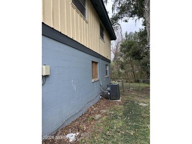 STUNNING 4/2.5 SPLIT LEVEL LESS THAN 3 BLOCKS FROM HYDE PARK on Hyde Park Golf Club in Florida - for sale on GolfHomes.com, golf home, golf lot