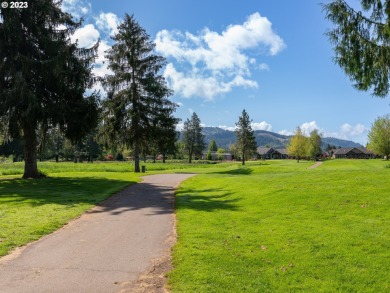 Introducing contemporary construction, conveniently located just on Emerald Valley Golf Course in Oregon - for sale on GolfHomes.com, golf home, golf lot