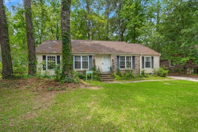 Welcome to this inviting 3-bedroom, 2-bathroom home in an on Golf Club At Wescott Plantation in South Carolina - for sale on GolfHomes.com, golf home, golf lot