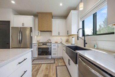 Tour this Beautiful 2022 turnkey home located in the Eagle Point on Eagle Point Golf Course in Oregon - for sale on GolfHomes.com, golf home, golf lot