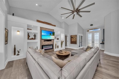 SARASOTA FL: Private Oak Ford retreat on 2 acres with pond, pool on Oak Ford Golf Club in Florida - for sale on GolfHomes.com, golf home, golf lot