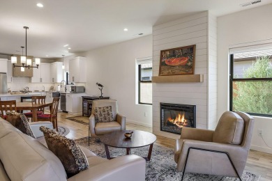 Tour this Beautiful 2022 turnkey home located in the Eagle Point on Eagle Point Golf Course in Oregon - for sale on GolfHomes.com, golf home, golf lot
