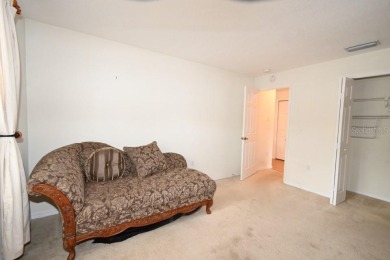 Welcome to this cozy 2-bedroom, 2-bathroom villa in the Lake on The Links of Lake Bernadette in Florida - for sale on GolfHomes.com, golf home, golf lot