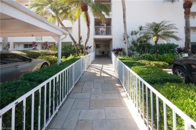 Gorgeous sunsets from this 3rd floor condo overlooking High on High Point Country Club in Florida - for sale on GolfHomes.com, golf home, golf lot